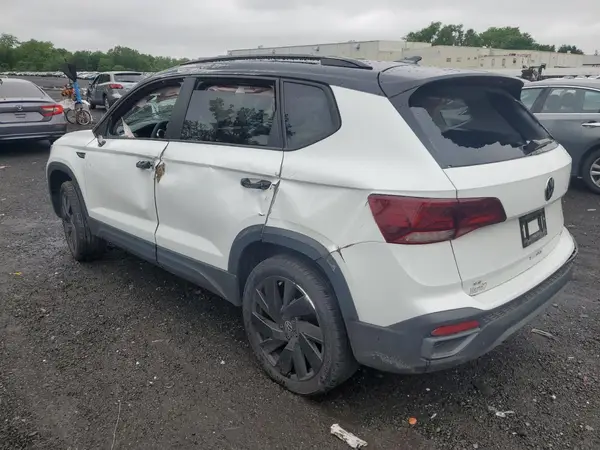3VVLX7B28RM128157 2024 VOLKSWAGEN TAOS - Image 2
