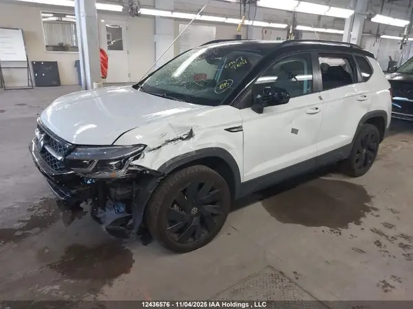 3VVLX7B29RM099803 2024 VOLKSWAGEN TAOS - Image 2
