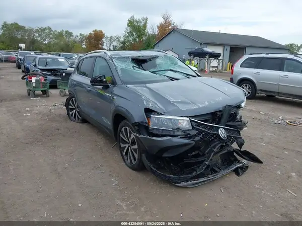 3VVLX7B2XNM063807 2022 VOLKSWAGEN TAOS - Image 1