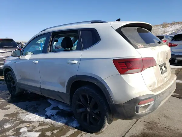 3VVLX7B2XNM091767 2022 VOLKSWAGEN TAOS - Image 2