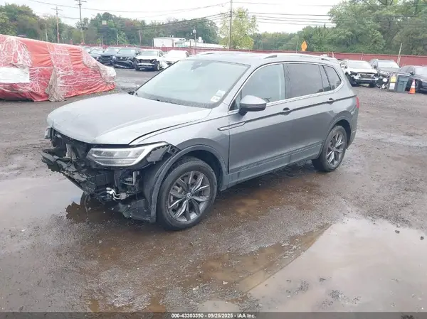 3VVMB7AX2PM037821 2023 VOLKSWAGEN TIGUAN - Image 2