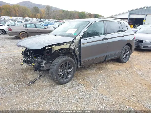 3VVMB7AX3PM072724 2023 VOLKSWAGEN TIGUAN - Image 2