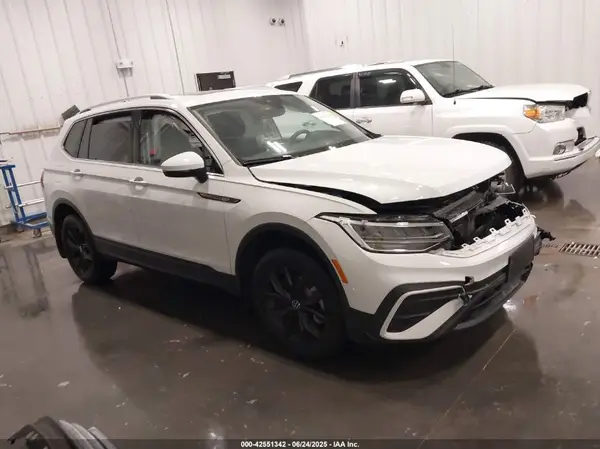 3VVMB7AX3RM138711 2024 VOLKSWAGEN TIGUAN - Image 1