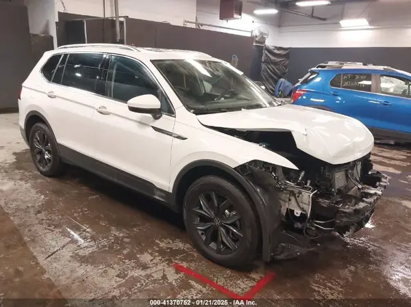3VVMB7AX8RM078277 2024 VOLKSWAGEN TIGUAN - Image 1