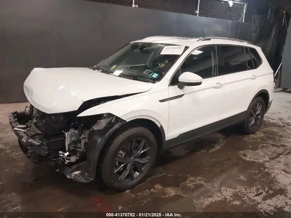 3VVMB7AX8RM078277 2024 VOLKSWAGEN TIGUAN - Image 2
