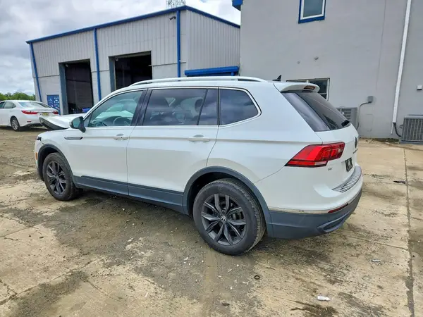 3VVMB7AX9PM021454 2023 VOLKSWAGEN TIGUAN - Image 2