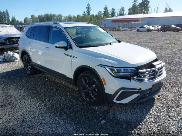 3VVMB7AXXRM063988 2024 VOLKSWAGEN TIGUAN - Image 1