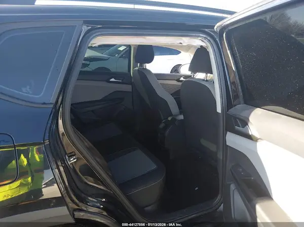 3VVMX7B22NM034774 2022 VOLKSWAGEN TAOS - Image 8