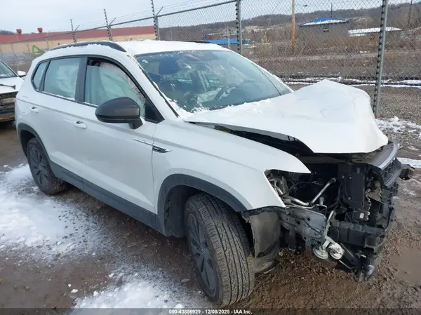 3VVMX7B22NM041708 2022 VOLKSWAGEN TAOS - Image 1