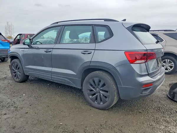 3VVMX7B22NM065054 2022 VOLKSWAGEN TAOS - Image 2