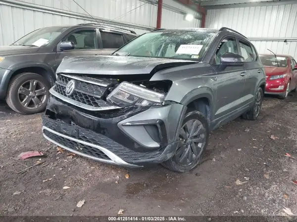 3VVMX7B25NM025809 2022 VOLKSWAGEN TAOS - Image 2
