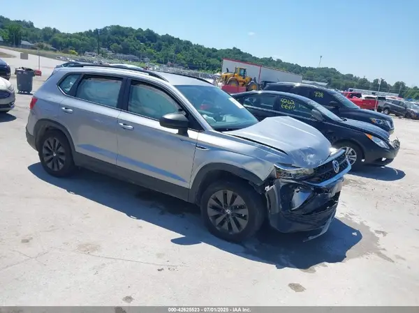 3VVMX7B25NM026703 2022 VOLKSWAGEN TAOS - Image 1