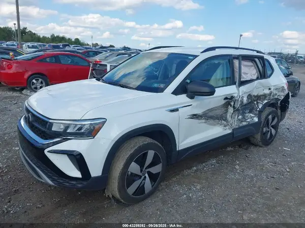 3VVMX7B25PM357378 2023 VOLKSWAGEN TAOS - Image 2