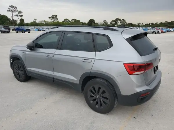 3VVMX7B28NM056178 2022 VOLKSWAGEN TAOS - Image 2