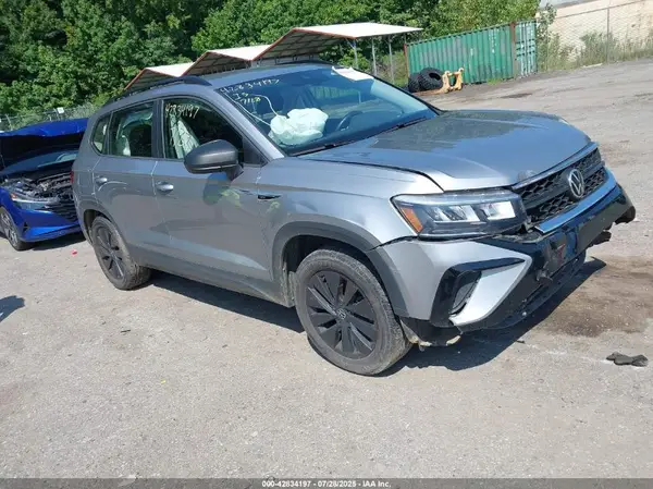 3VVMX7B2XNM056781 2022 VOLKSWAGEN TAOS - Image 1
