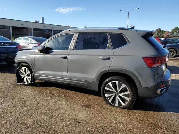 3VVNX7B20PM304267 2023 VOLKSWAGEN TAOS - Image 2