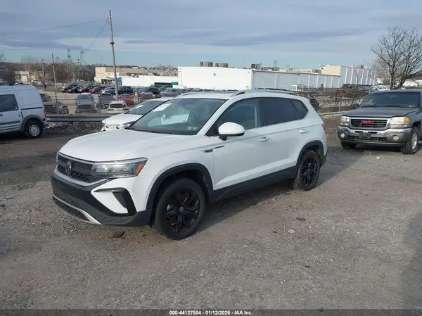 3VVNX7B20PM346759 2023 VOLKSWAGEN TAOS - Image 2