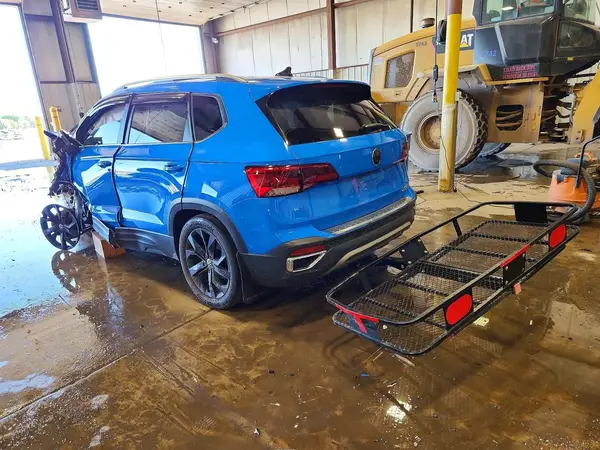 3VVNX7B24PM334789 2023 VOLKSWAGEN TAOS - Image 2