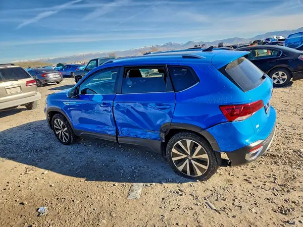 3VVNX7B24PM349390 2023 VOLKSWAGEN TAOS - Image 2