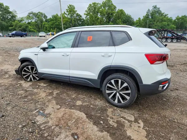 3VVNX7B2XPM306091 2023 VOLKSWAGEN TAOS - Image 2