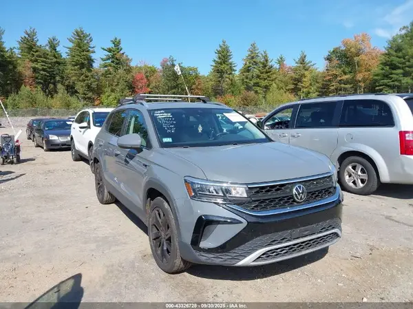 3VVPX7B24NM036135 2022 VOLKSWAGEN TAOS - Image 1