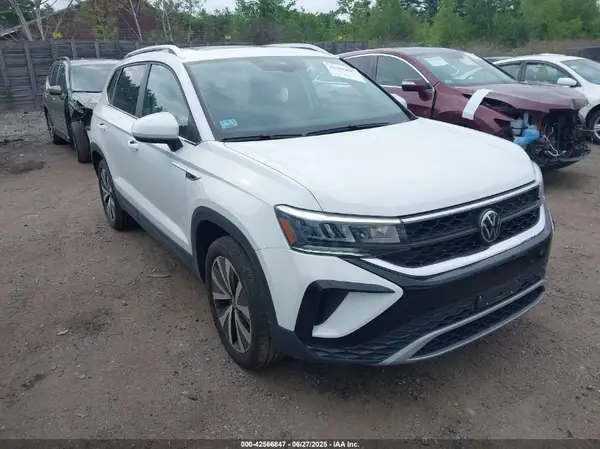 3VVPX7B25NM099017 2022 VOLKSWAGEN TAOS - Image 1