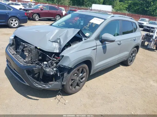 3VVPX7B26NM044477 2022 VOLKSWAGEN TAOS - Image 2