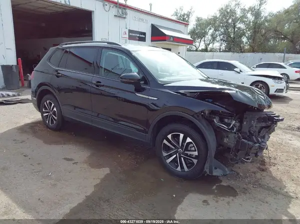 3VVRB7AX0PM110139 2023 VOLKSWAGEN TIGUAN - Image 1