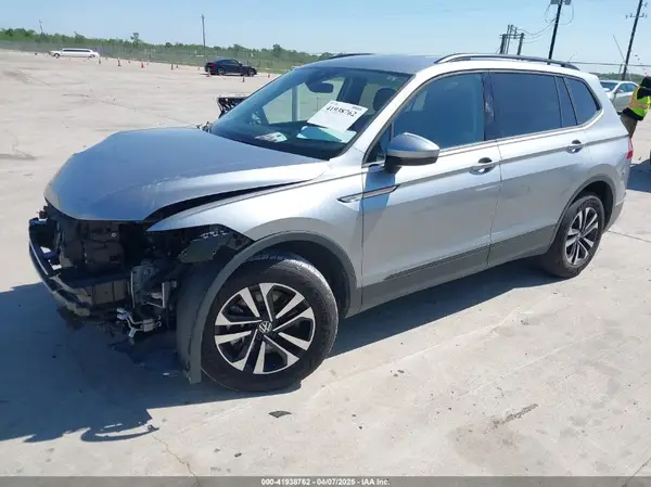 3VVRB7AX0RM029581 2024 VOLKSWAGEN TIGUAN - Image 2