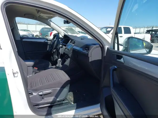 3VVRB7AX1PM039937 2023 VOLKSWAGEN TIGUAN - Image 1