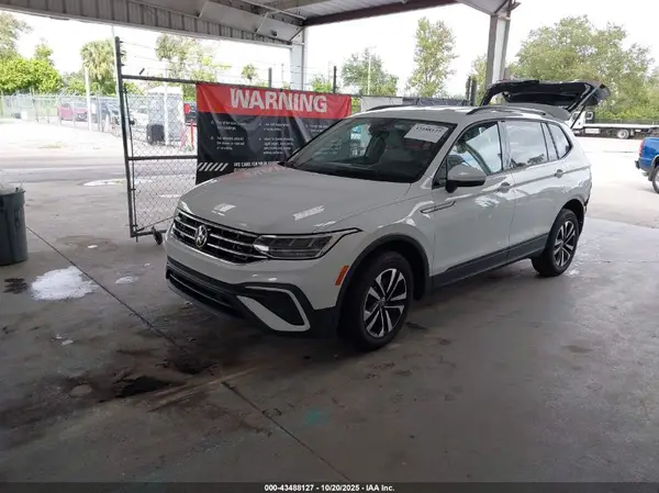 3VVRB7AX2PM140467 2023 VOLKSWAGEN TIGUAN - Image 2