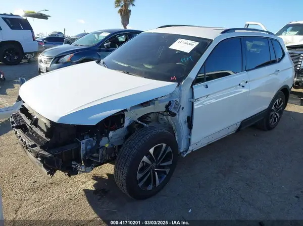 3VVRB7AX2RM080273 2024 VOLKSWAGEN TIGUAN - Image 2