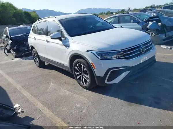 3VVRB7AX3PM065181 2023 VOLKSWAGEN TIGUAN - Image 1