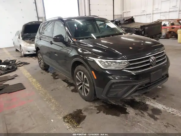 3VVRB7AX3PM126562 2023 VOLKSWAGEN TIGUAN - Image 1