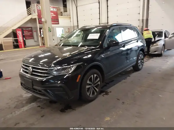 3VVRB7AX3PM126562 2023 VOLKSWAGEN TIGUAN - Image 2