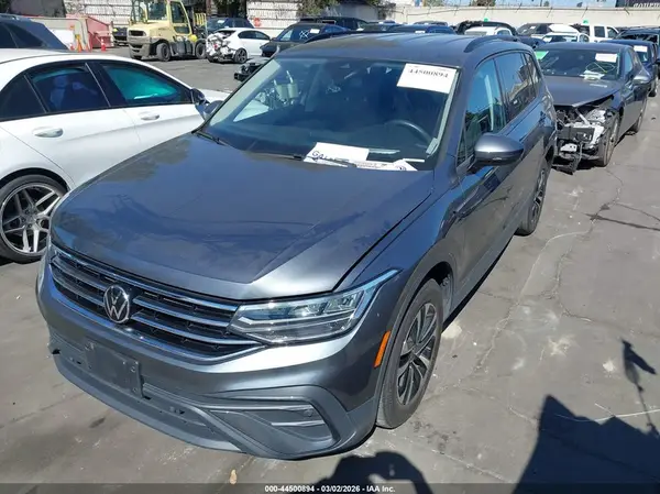 3VVRB7AX4PM120740 2023 VOLKSWAGEN TIGUAN - Image 2