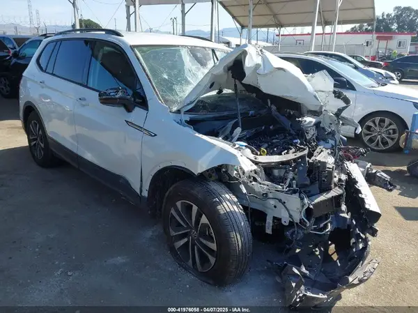 3VVRB7AX4RM185137 2024 VOLKSWAGEN TIGUAN - Image 1