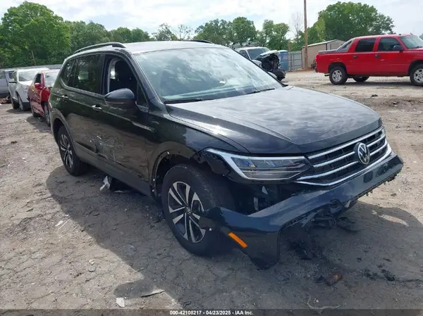 3VVRB7AX6PM108735 2023 VOLKSWAGEN TIGUAN - Image 1