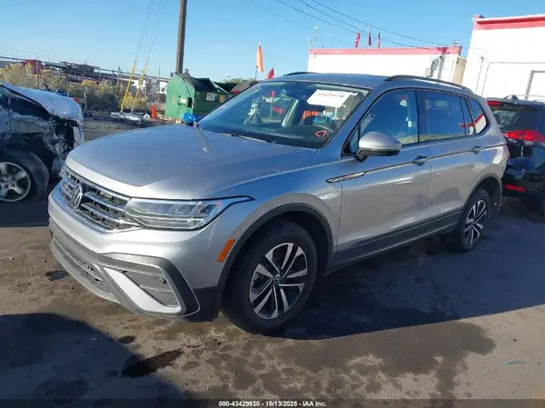 3VVRB7AX6PM128936 2023 VOLKSWAGEN TIGUAN - Image 2