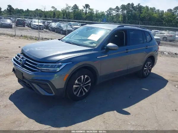 3VVRB7AX6PM135255 2023 VOLKSWAGEN TIGUAN - Image 2