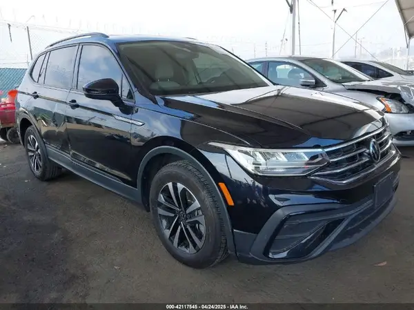 3VVRB7AX8PM068965 2023 VOLKSWAGEN TIGUAN - Image 1