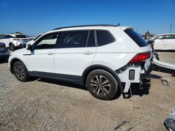 3VVRB7AX8RM177204 2024 VOLKSWAGEN TIGUAN - Image 2