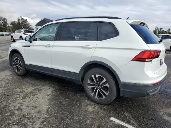 3VVRB7AX9PM108907 2023 VOLKSWAGEN TIGUAN - Image 2