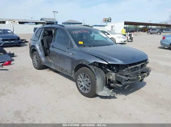 3VVRB7AX9PM132401 2023 VOLKSWAGEN TIGUAN - Image 1