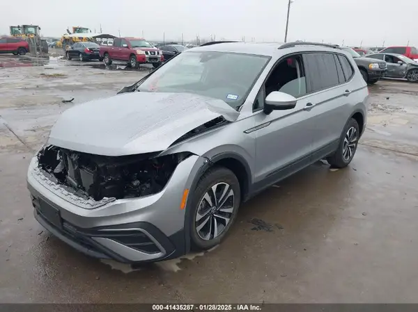 3VVRB7AX9RM111468 2024 VOLKSWAGEN TIGUAN - Image 2