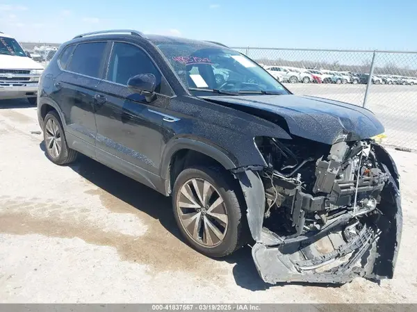 3VVRX7B24NM021871 2022 VOLKSWAGEN TAOS - Image 1