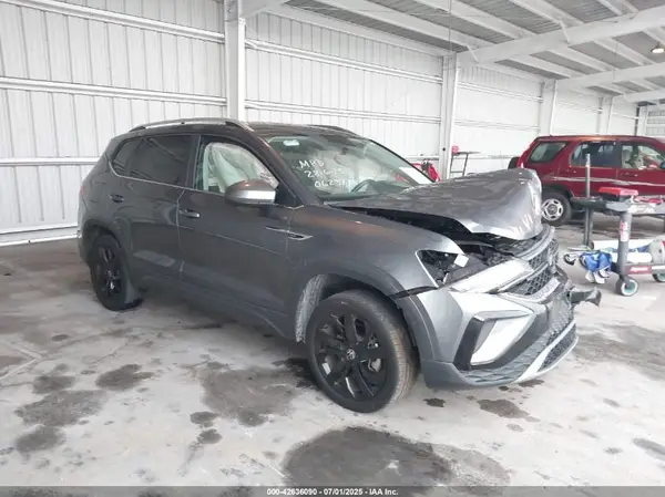 3VVRX7B26NM062387 2022 VOLKSWAGEN TAOS - Image 1