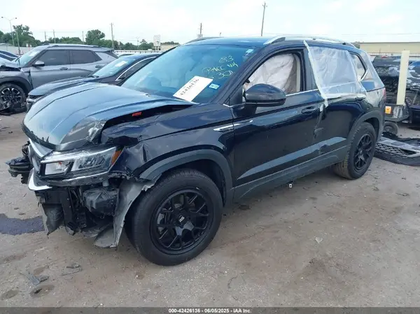 3VVRX7B28NM010498 2022 VOLKSWAGEN TAOS - Image 2