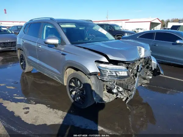 3VVRX7B28NM088294 2022 VOLKSWAGEN TAOS - Image 1