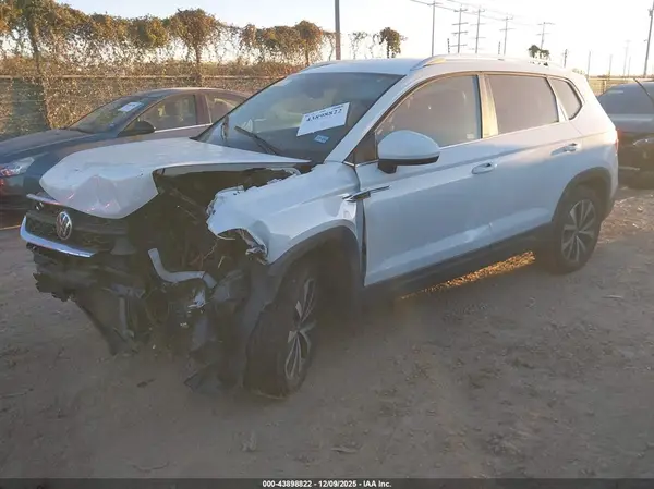 3VVRX7B29NM009604 2022 VOLKSWAGEN TAOS - Image 2